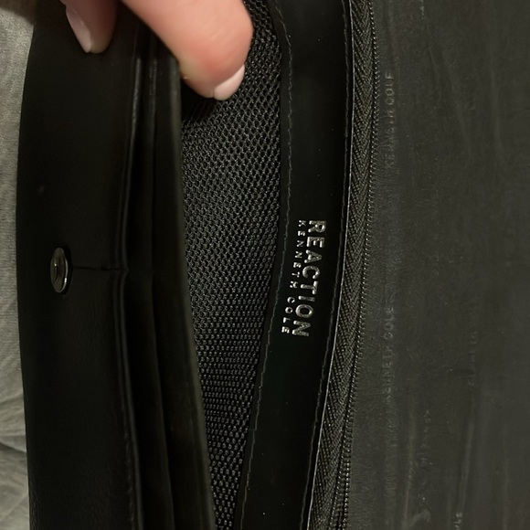 Kenneth Cole Wallet - Picture 6 of 8